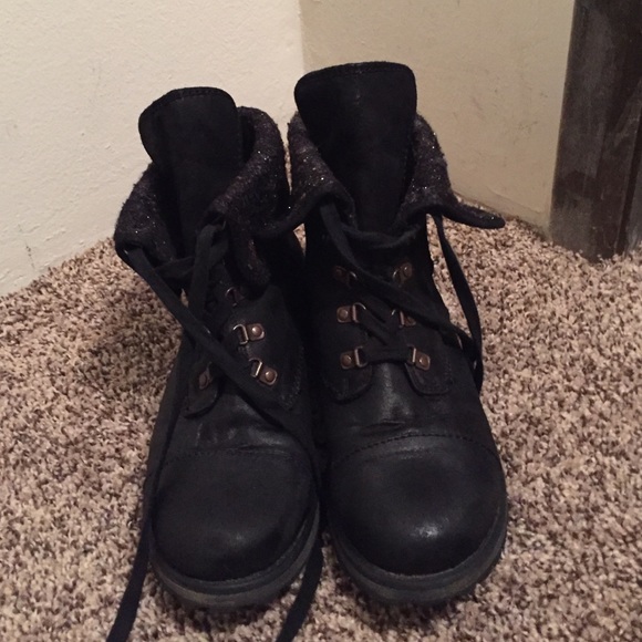 Roxy boots