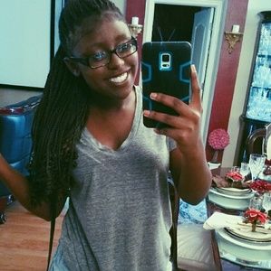 Meet your Posher, Kayla