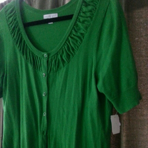 Flawless bright green button cardigan.