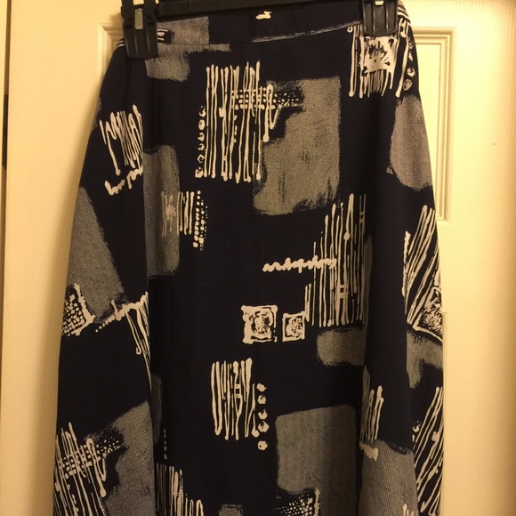 Maggie Barnes 20WP Black & Tan Abstract Skirt