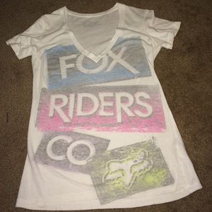 Fox v-neck tee size medium