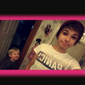 Meet your Posher, Olivia