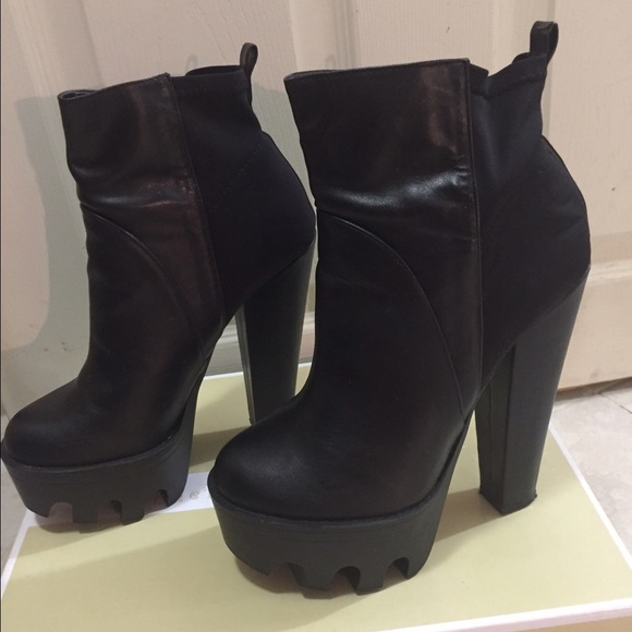 Black platforms