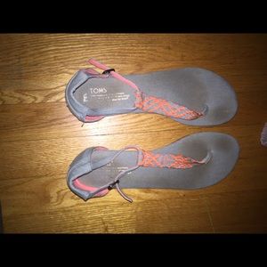 toms orange and gray sandals size 9.5