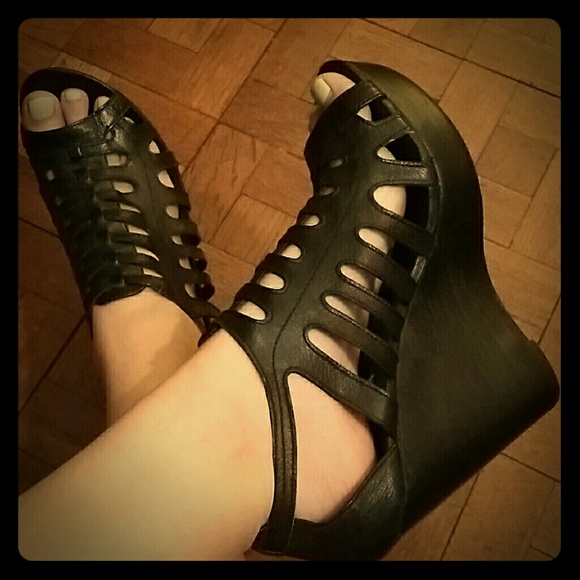 Black cut-out wedges
