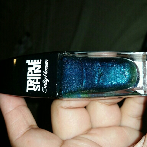 SALLY HANSEN