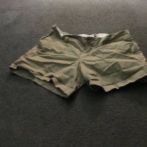 Kacki shorts