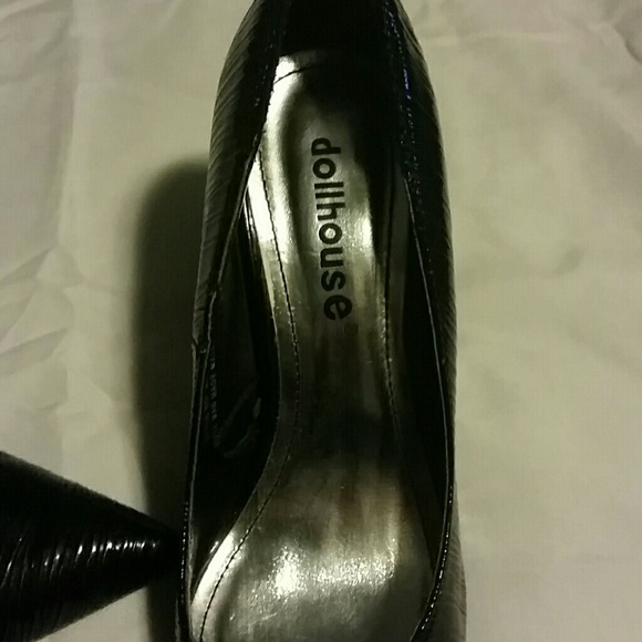 High heels - Picture 2 of 3