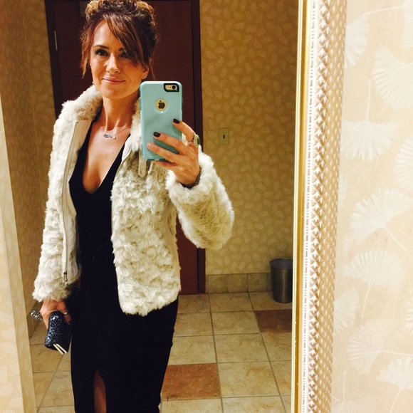 Meet your Posher, Ez - Picture 5 of 12