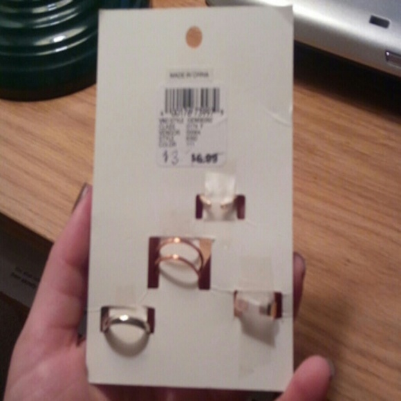 Rue 21 Rings - Picture 2 of 2