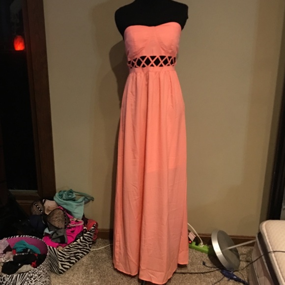 Size small dress strapless Coral color