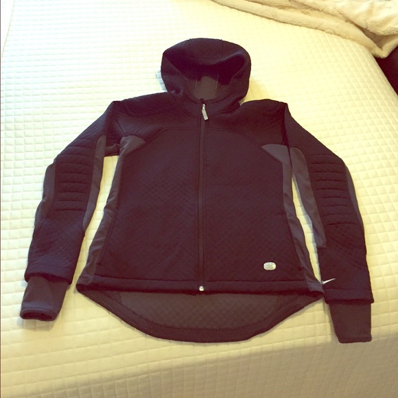 💕Nike Sphere Thermal Jacket w/ Thumbholes💕