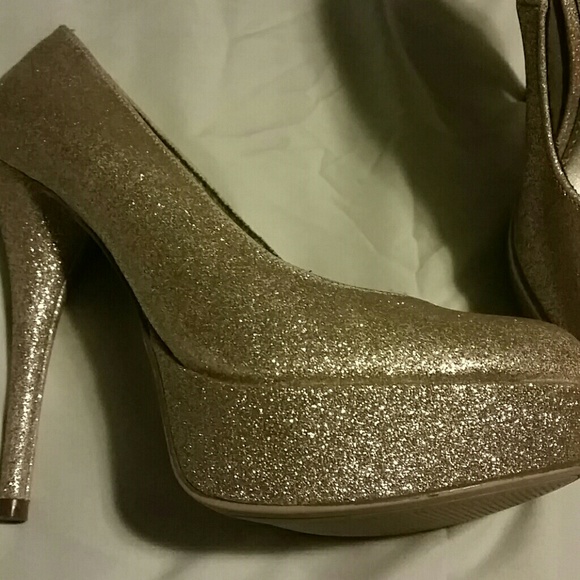 High heels - Picture 2 of 3