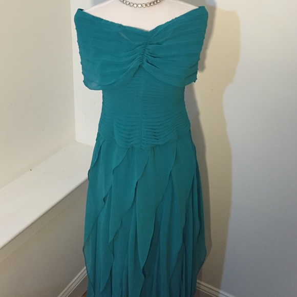 Long Turquoise evening gown - Picture 1 of 3