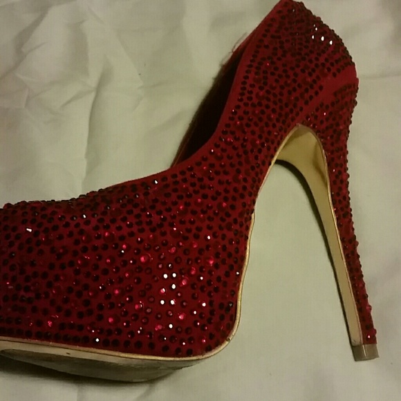 High heels - Picture 2 of 4
