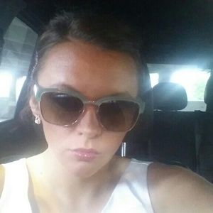 Meet your Posher, Dani