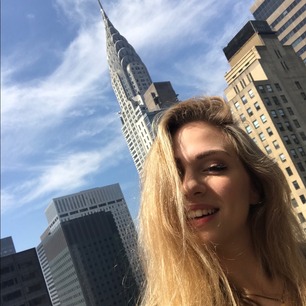 Hey posh people! I'm Avery, and this is my closet!