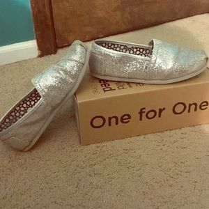 Toms Silver Glitter Classic Shoes. Gently used.