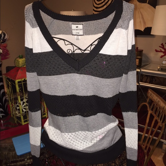 ❌🚫SOLD🚫❌Poof Excellence sweater