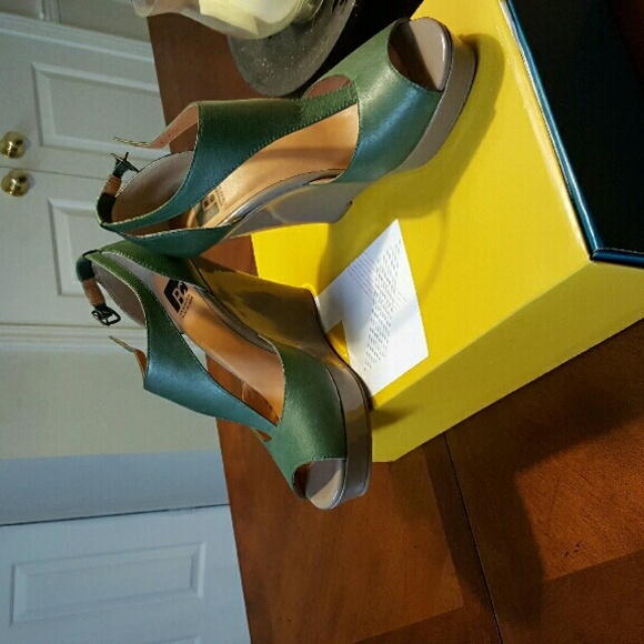 Sandles