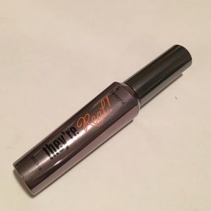 Benefit They're Real mascara