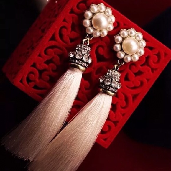 Boutique Jewelry - White Classy Tassel Earrings