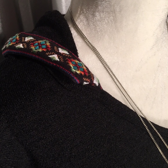 ♥️ SALE ♥️ Embroidery Details Hoodie Knit Top - Picture 2 of 4