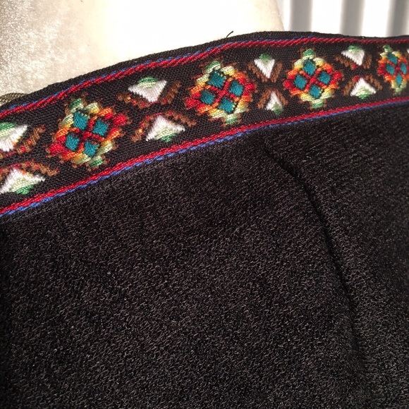 ♥️ SALE ♥️ Embroidery Details Hoodie Knit Top - Picture 4 of 4