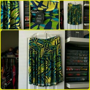 Colorful waist high skit