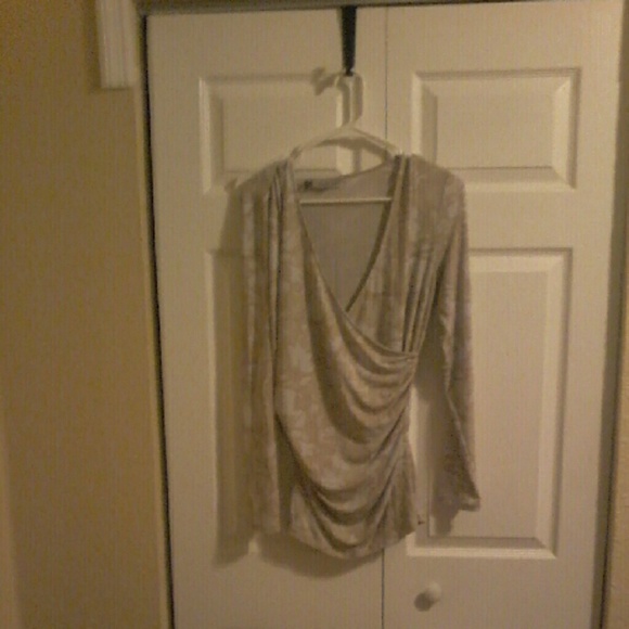 Jennifer lopez long sleeve low cut top size L - Picture 1 of 2