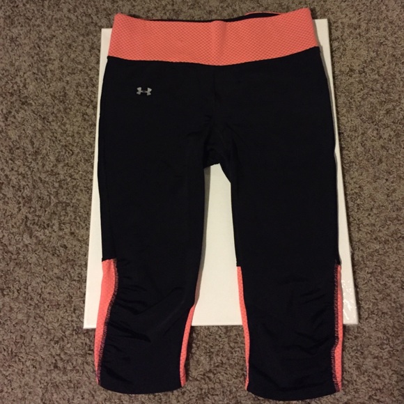 Under Armor Cropped Heat Gear Compression Pants