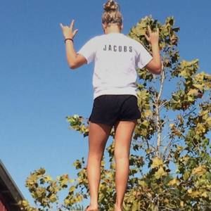 Meet your Posher, Laura