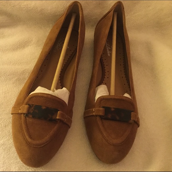 NWT Brooks Brothers $198 Tan Suede Flat Shoes