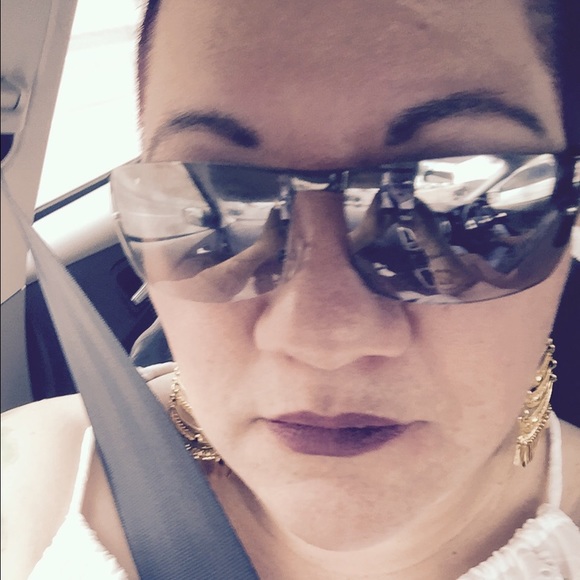 Meet your Posher, Julia - Picture 3 of 4