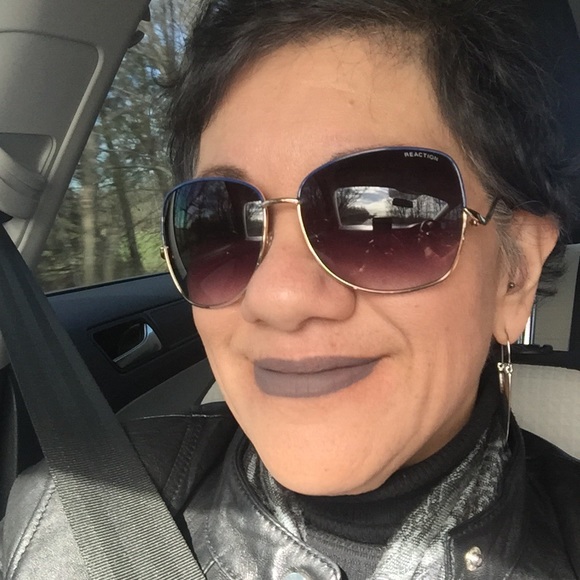 Meet your Posher, Julia - Picture 4 of 4