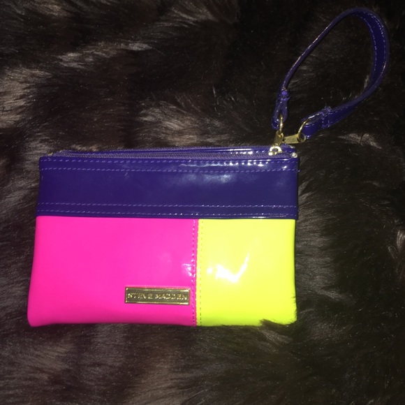 Steve Madden Handbags - 💋SOLD💋 Authentic Steve Madden wristlet