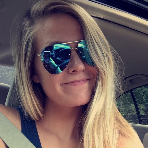 Meet your Posher, Katie - Picture 1 of 1