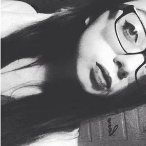 Meet your Posher, Chloe