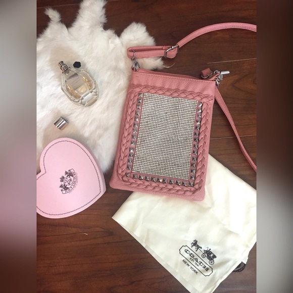 PINK CROSS-BODY JEWELED PURSE ♡