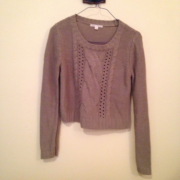 Tan sweater - Picture 1 of 1