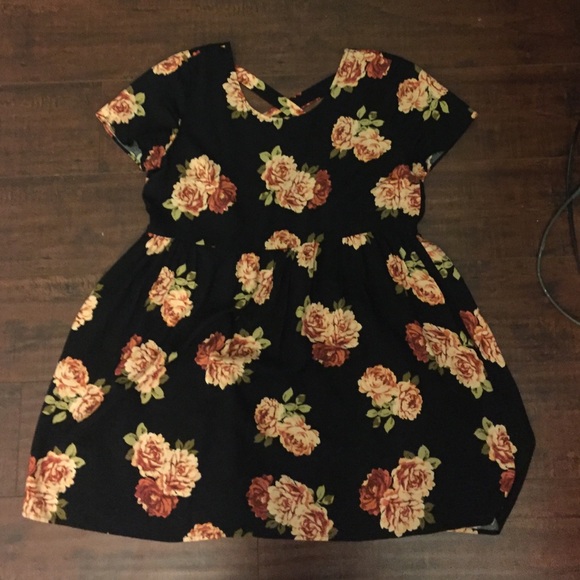 🚫SOLD🚫 ROSE PRINT BABYDOLL DRESS - Picture 3 of 4