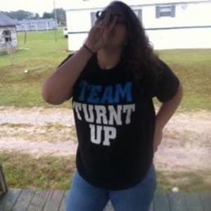 Meet your Posher, Shana