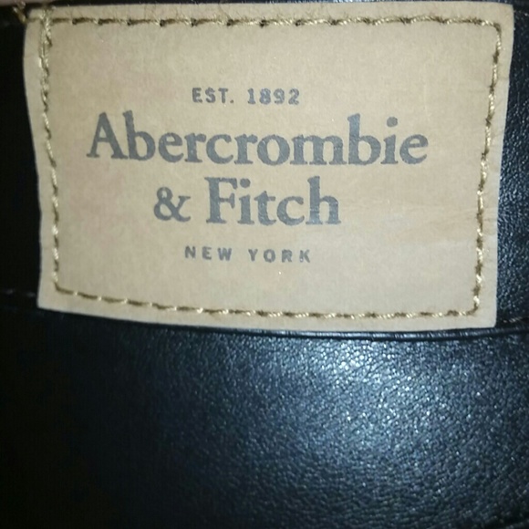 *NEW* A&F Faux Leather Pant - Picture 3 of 4