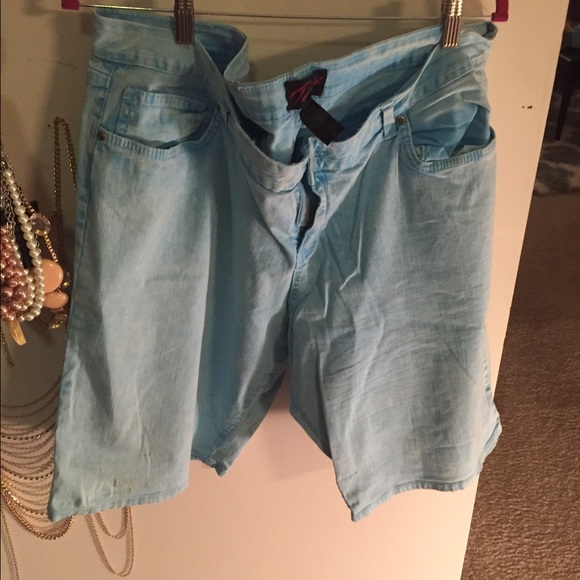 Acid wash Bermuda shorts