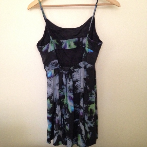 Palm tree dress - Picture 2 of 4