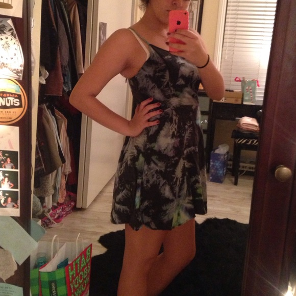 Palm tree dress - Picture 4 of 4