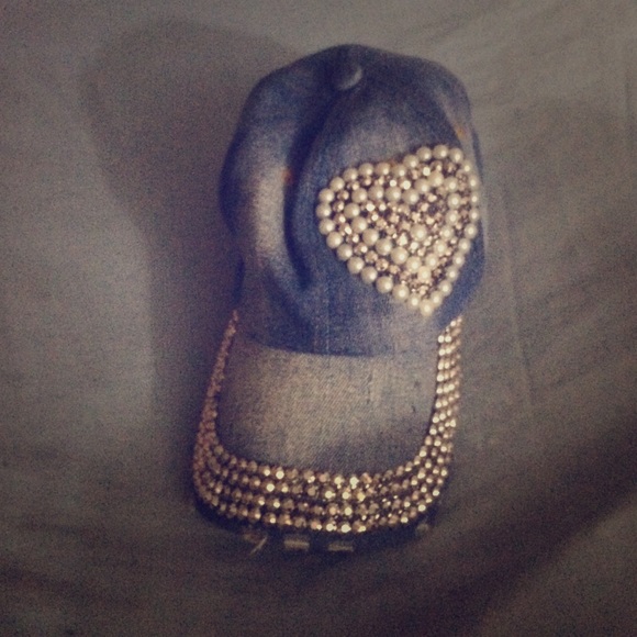 BRAND NEW HAT - Picture 1 of 2