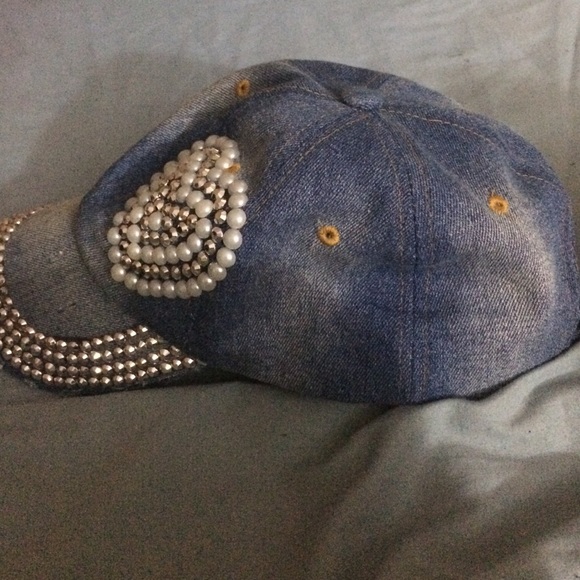 BRAND NEW HAT - Picture 2 of 2