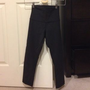 LuluLemon Capri Luon Leggings