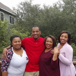 Meet your Posher, Yolanda